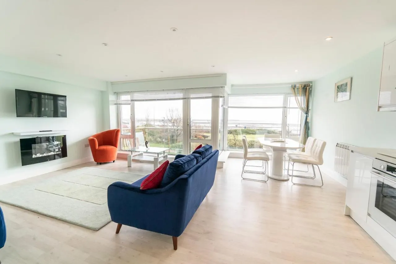 Luxurious Seaside Apartment 戈尔韦 0*,  爱尔兰