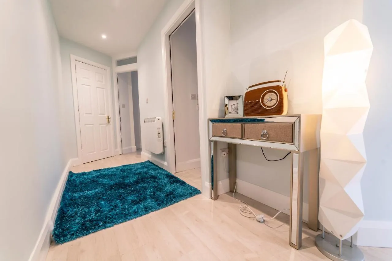 Luxurious Seaside Apartment 戈尔韦 0*,